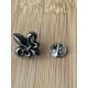 Pin's Homme Fleur de Lys Noir Brillant Argenté